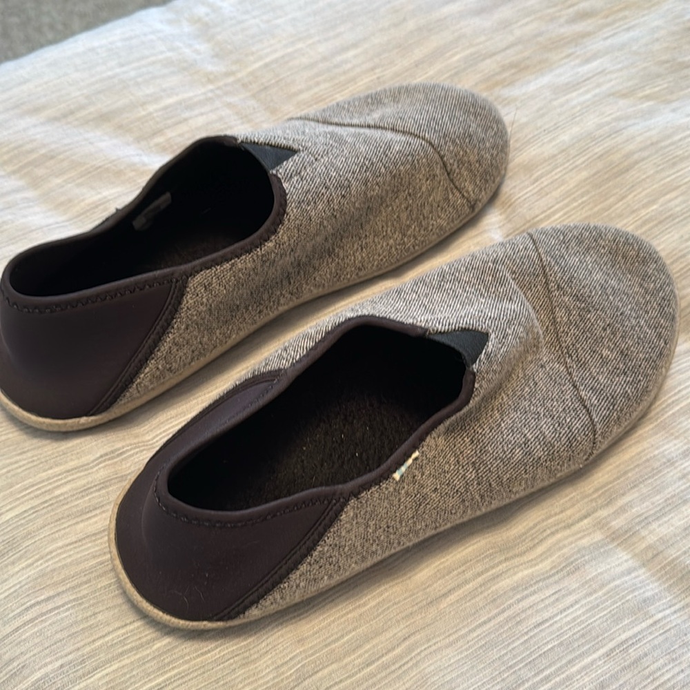 Toms Men’s Slippers Sz 14